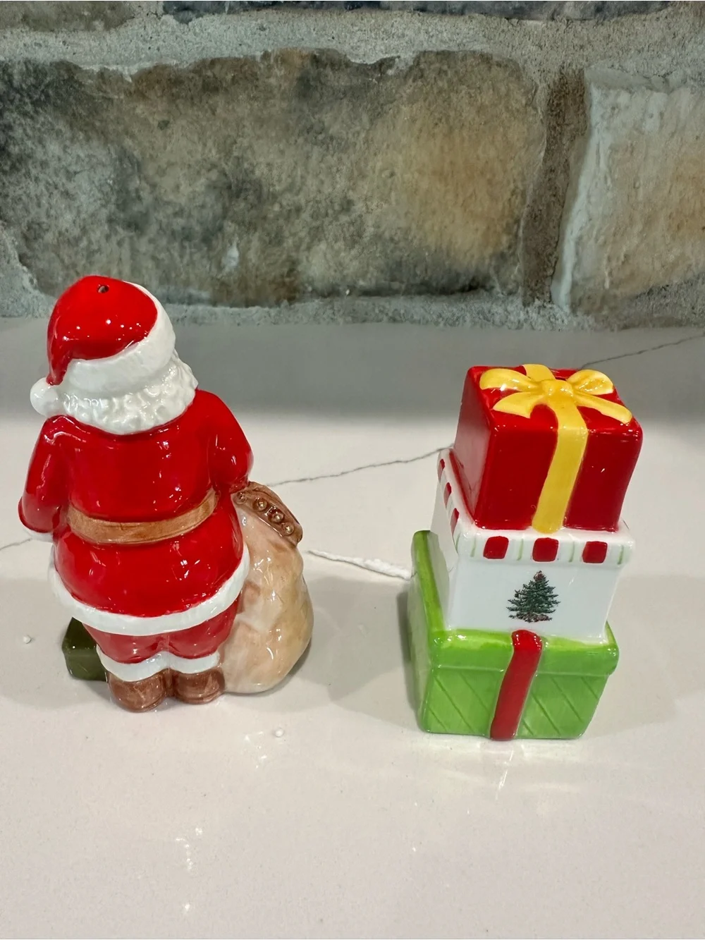 SPODE CHRISTMAS TREE SANTA SALT & GIFT BOX PEPPER SET 4.5
